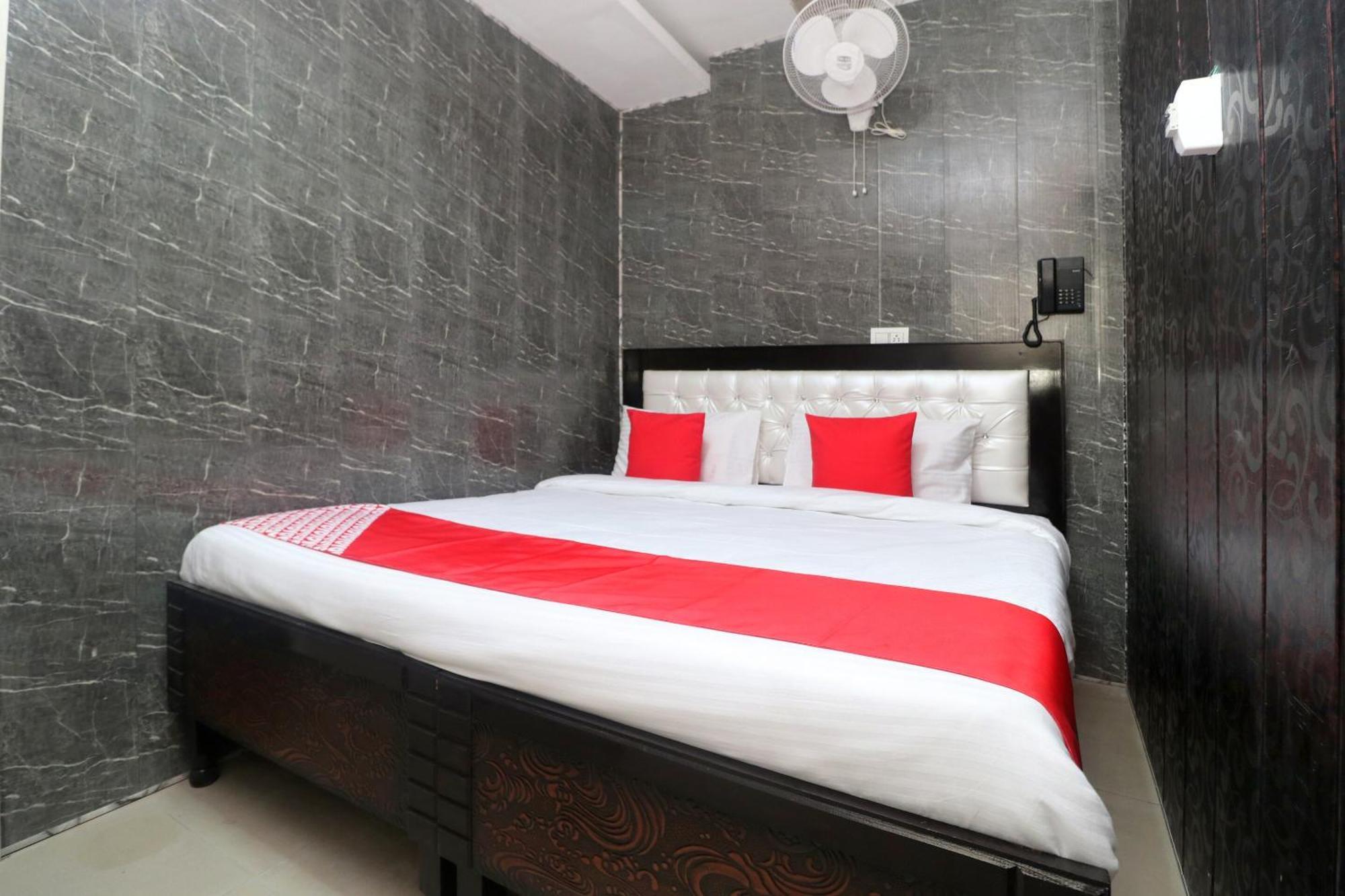 Oyo Hotel Aryan Plaza Chandigarh Exterior photo