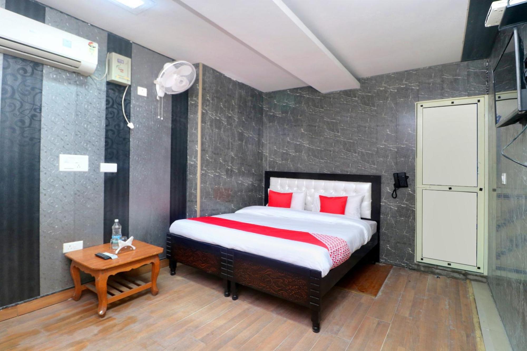 Oyo Hotel Aryan Plaza Chandigarh Exterior photo