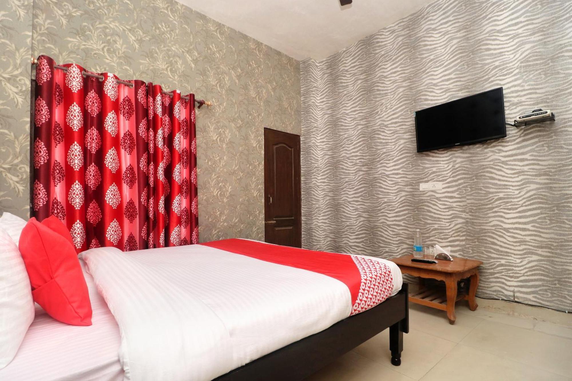 Oyo Hotel Aryan Plaza Chandigarh Exterior photo