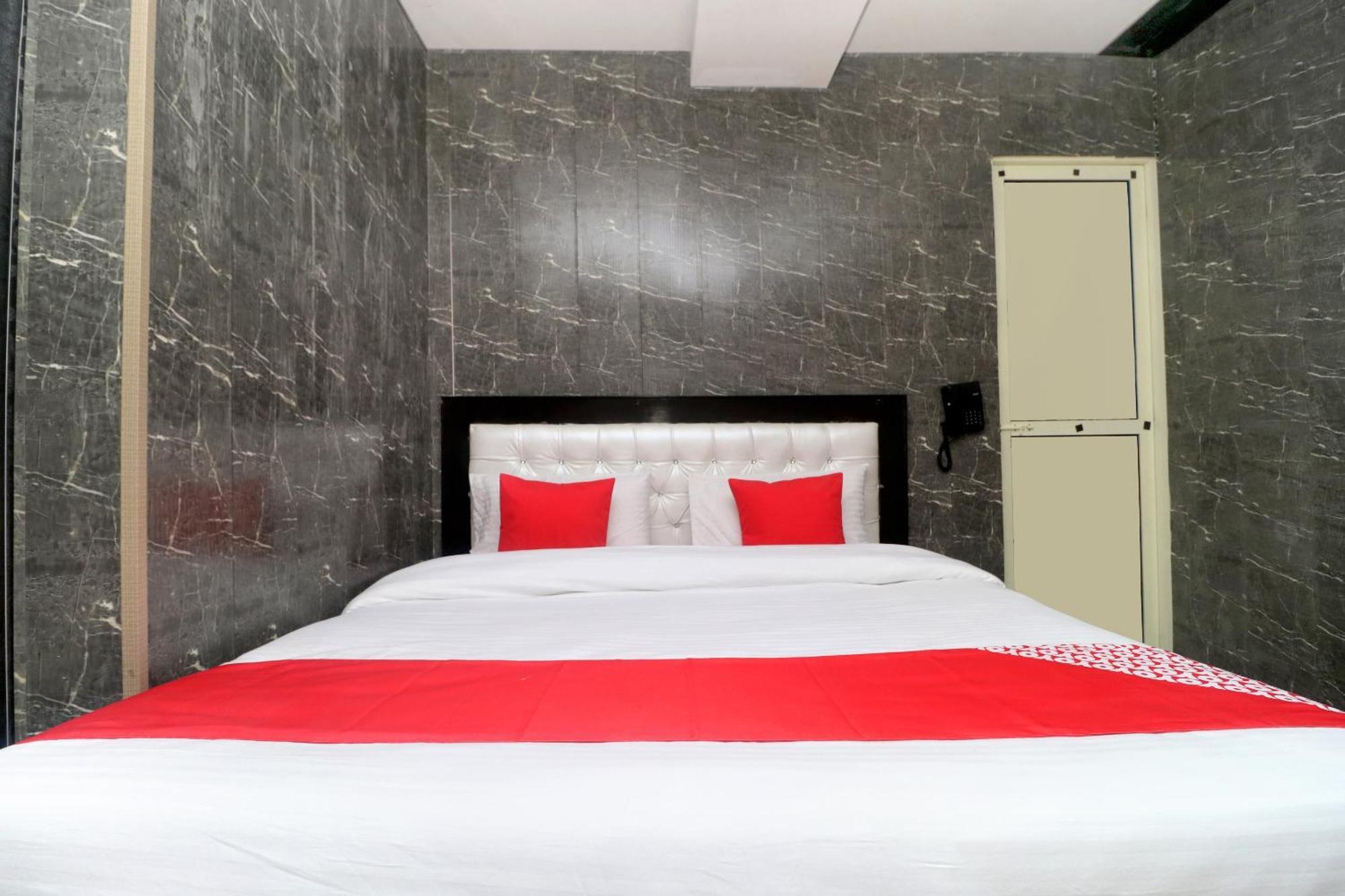 Oyo Hotel Aryan Plaza Chandigarh Exterior photo