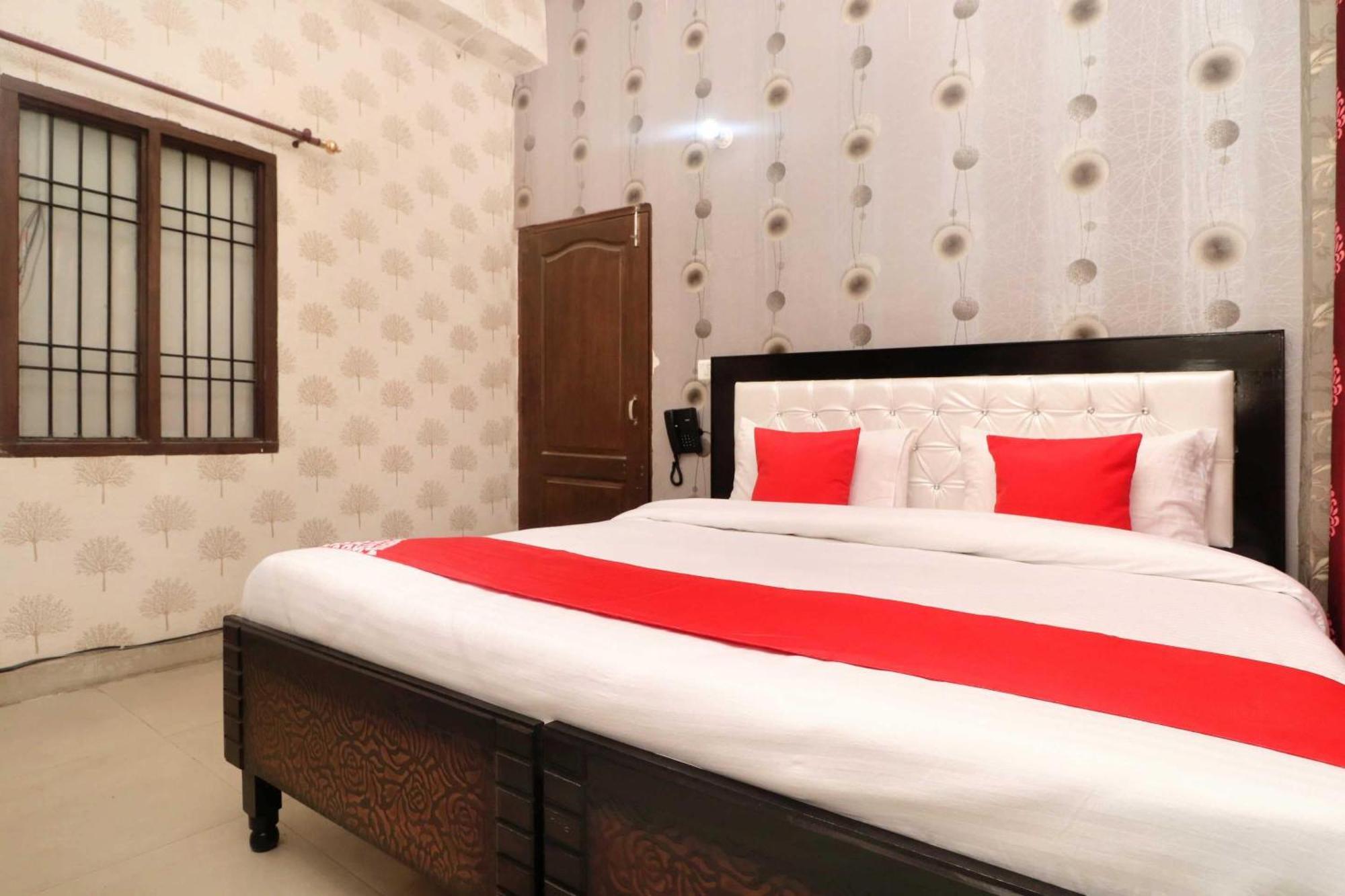Oyo Hotel Aryan Plaza Chandigarh Exterior photo