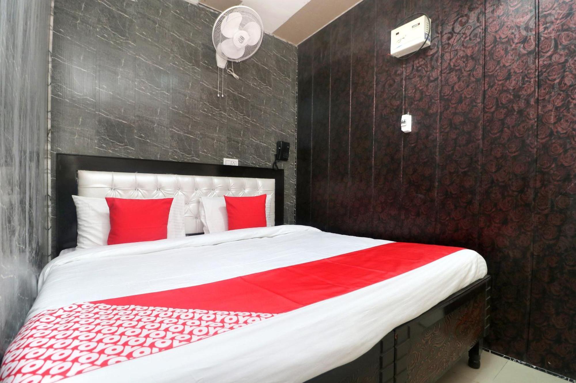 Oyo Hotel Aryan Plaza Chandigarh Exterior photo